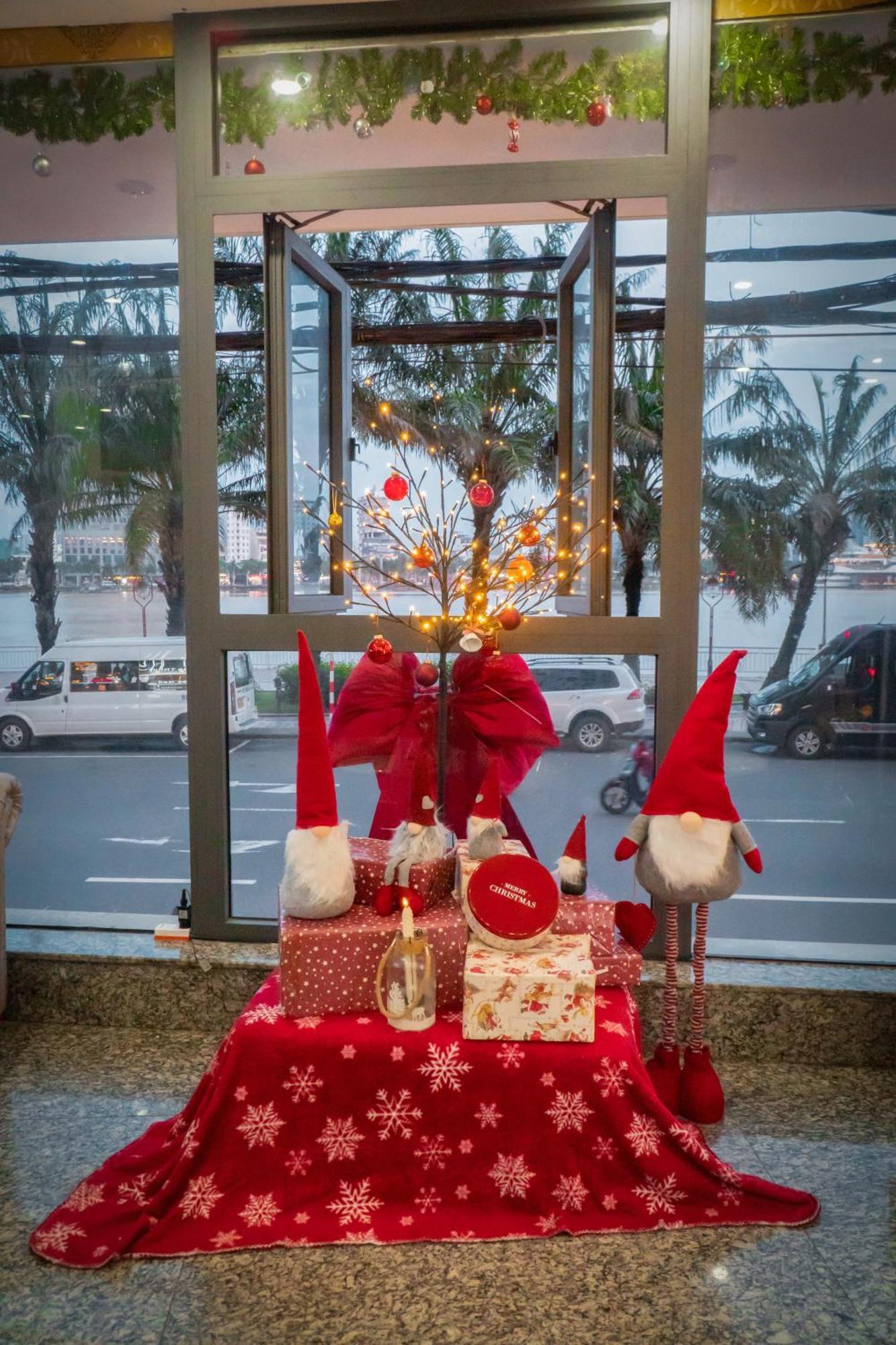 Happy Day Riverside Hotel & Spa Danang By Haviland Esterno foto