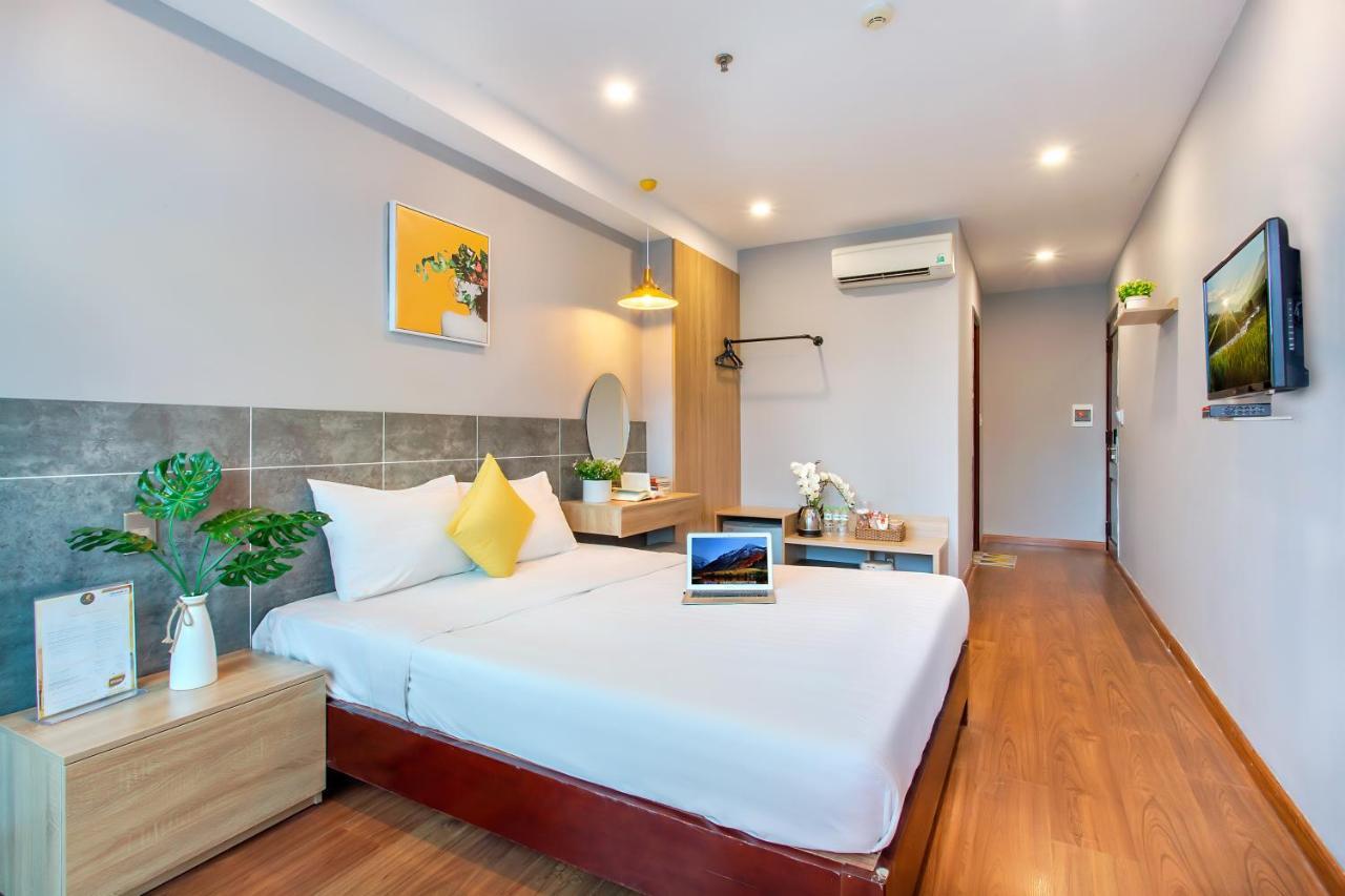 Happy Day Riverside Hotel & Spa Danang By Haviland Esterno foto